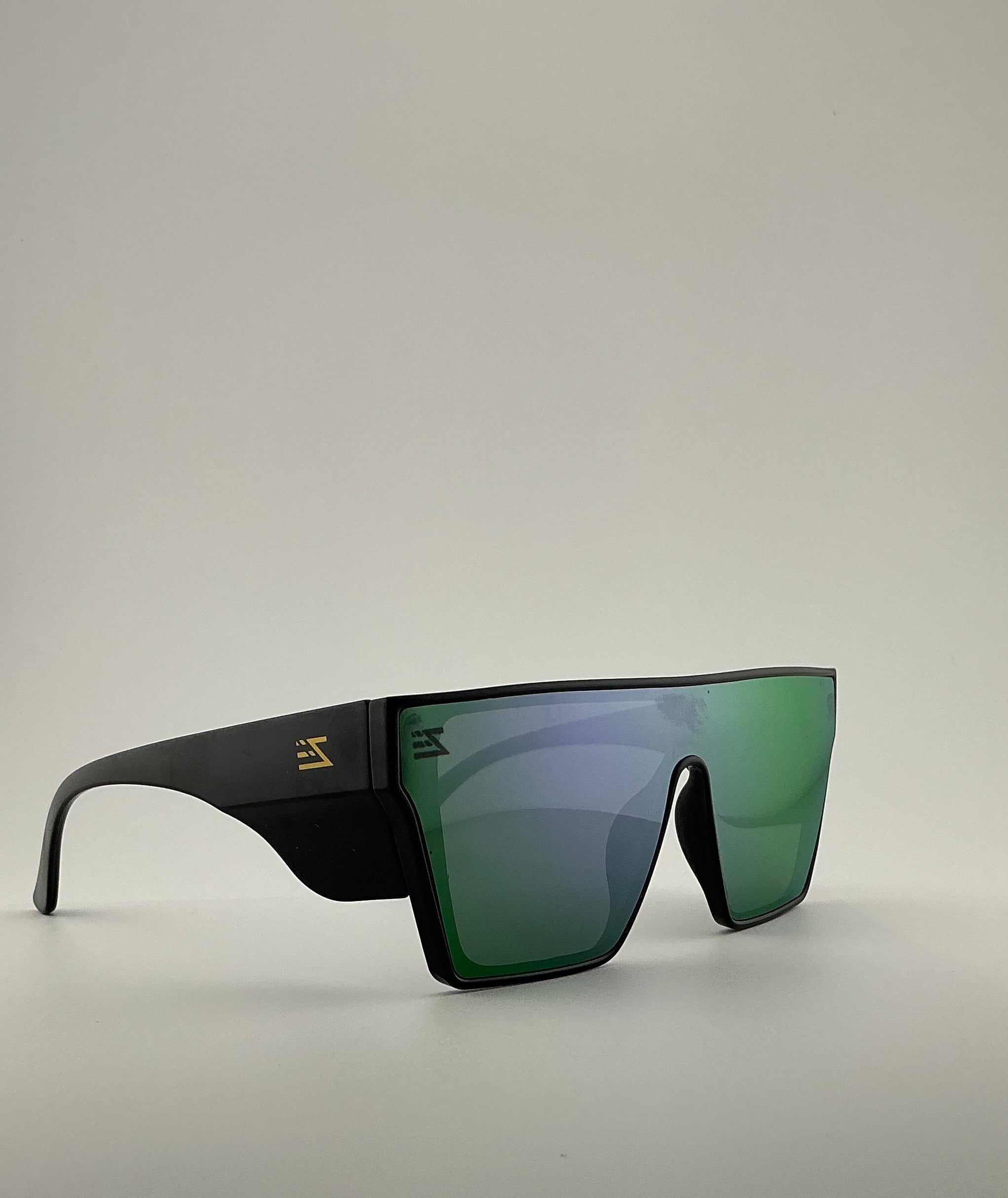 SideLINE- Fashion Meets Sport Outdoor Eyewear